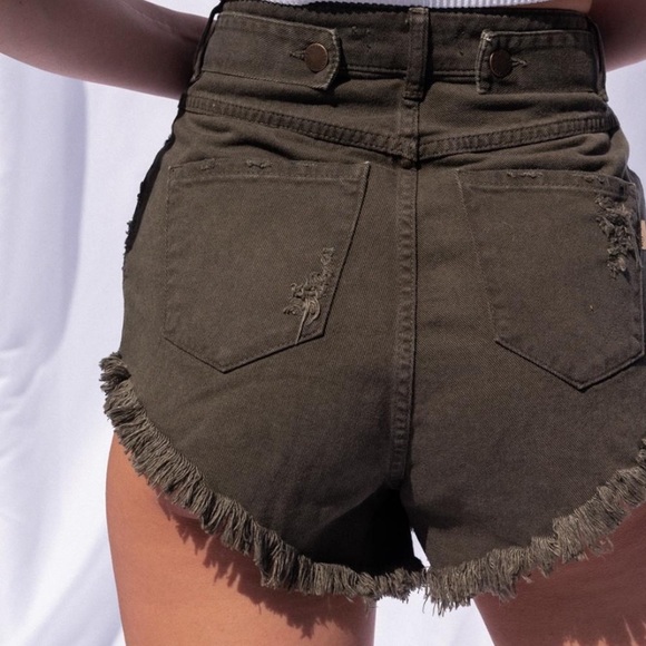 RETROFETE 🖤 Tessa Shorts - Picture 5 of 6